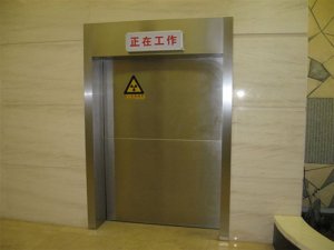 防護鉛板門